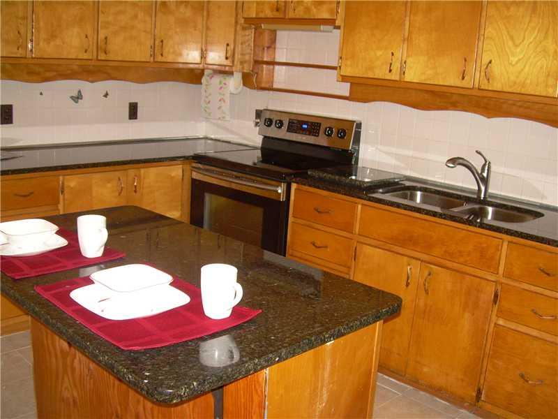 291 Old Rte 19 New Castle, PA 16101 - Photo 7 of 12 Kitchen.