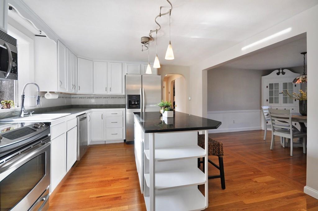26 Earl Street Lexington, MA 02421 - Photo 11 of 33 Gallery Image 11