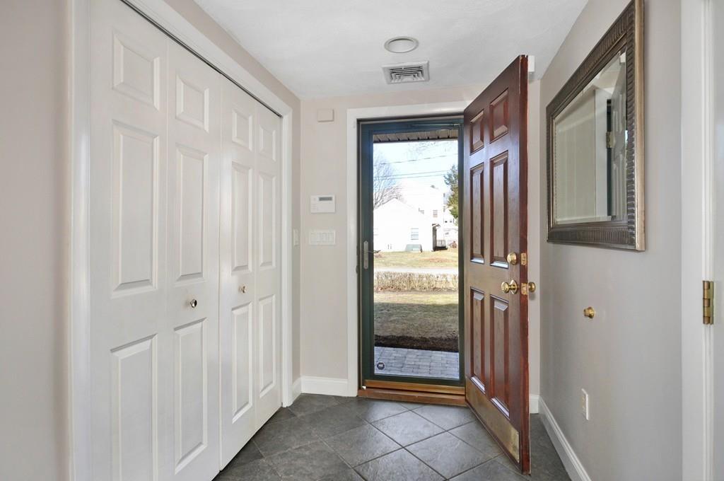 26 Earl Street Lexington, MA 02421 - Photo 4 of 33 Gallery Image 4