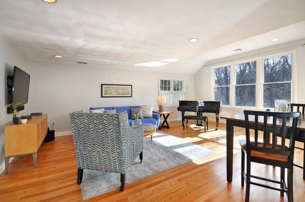 26 Earl Street Lexington, MA 02421 - Photo 5 of 33 Gallery Image 5