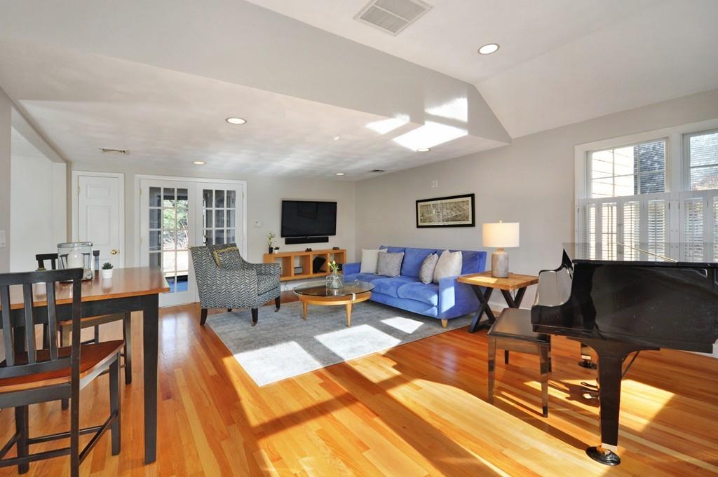 26 Earl Street Lexington, MA 02421 - Photo 7 of 33 Gallery Image 7