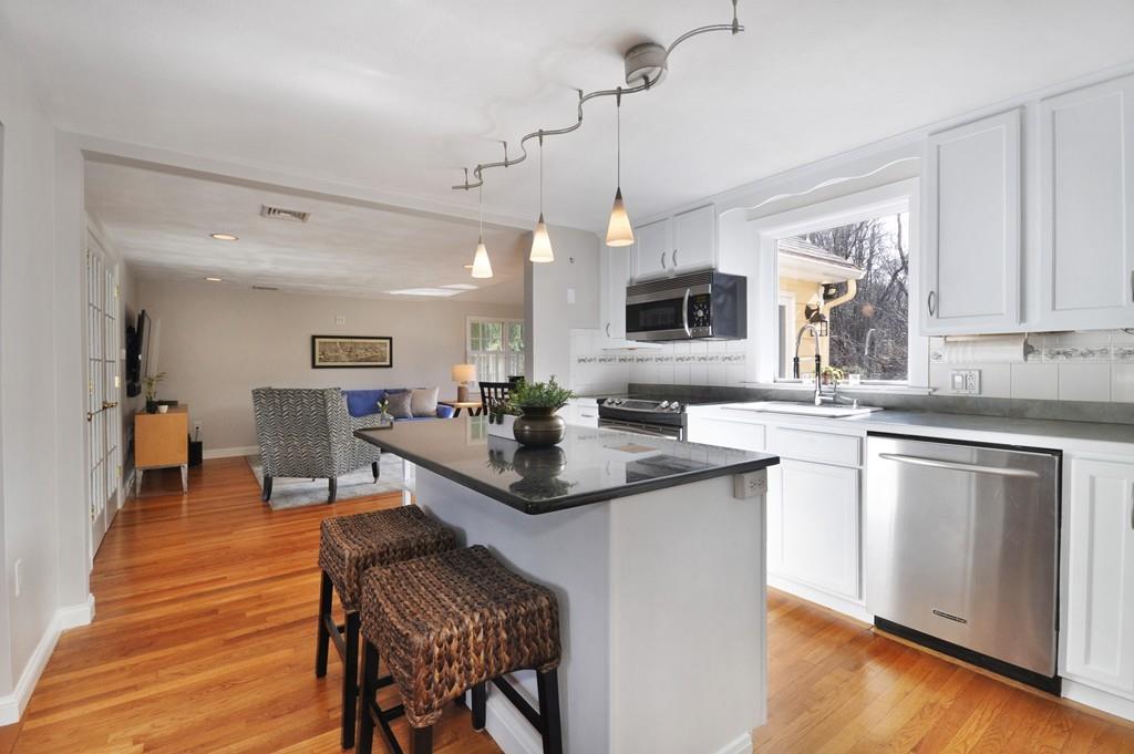 26 Earl Street Lexington, MA 02421 - Photo 8 of 33 Gallery Image 8