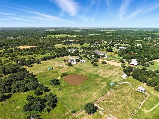 a view of a garage room