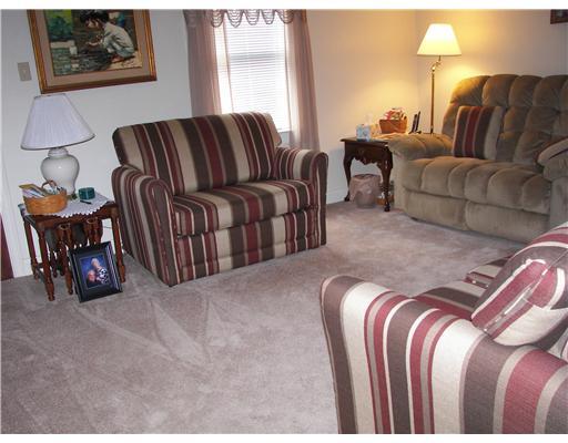 3354 Old Pittsburgh Road New Castle, PA 16101 - Photo 2 of 11 Living Room.