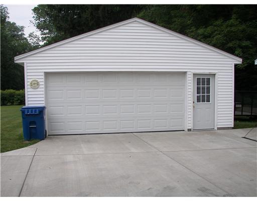 3354 Old Pittsburgh Road New Castle, PA 16101 - Photo 11 of 11 Parking Lot/Garage.