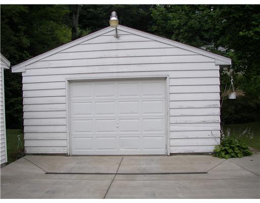 3354 Old Pittsburgh Road New Castle, PA 16101 - Photo 10 of 11 Parking Lot/Garage.