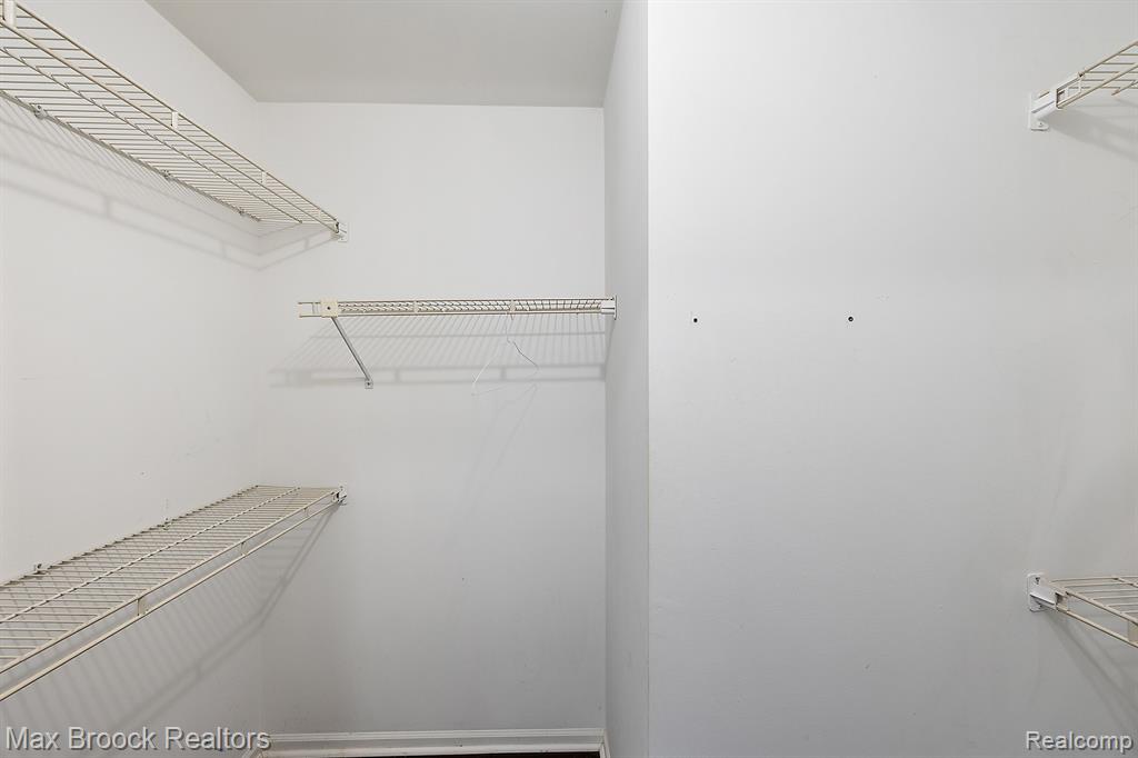 18674 West 13 Mile Road Beverly Hills, MI 48025 - Photo 19 of 33
