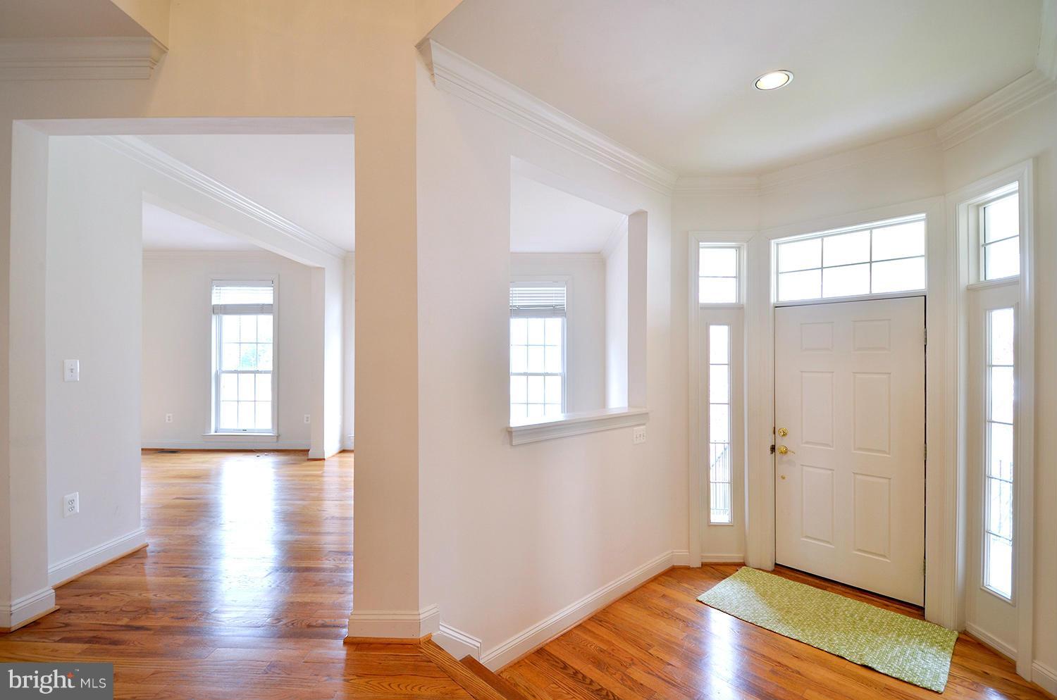 5914 Ipswich Road Bethesda, MD 20814 - Photo 4 of 30 Interior (General)