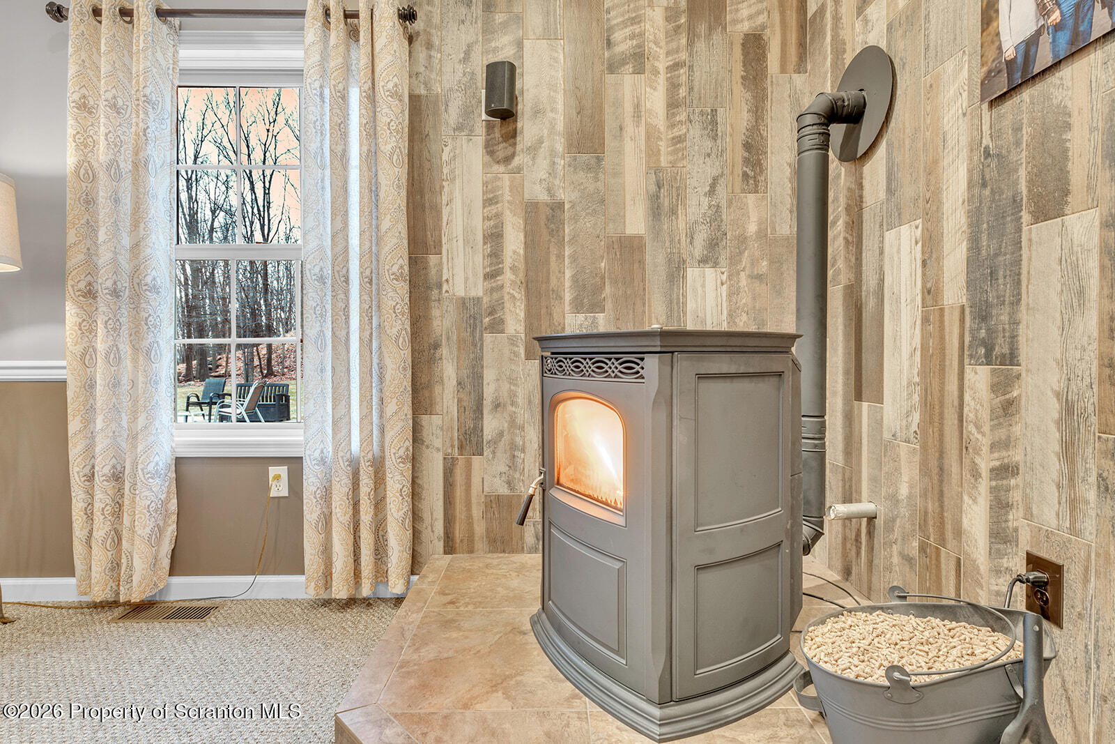 1611 Cherry Street Scranton, PA 18505 - Photo 44 of 86 FAILY ROOM #2 PELLET STOVE