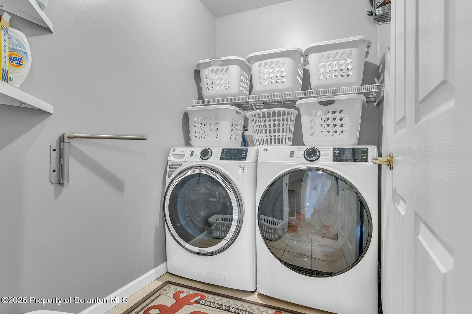1611 Cherry Street Scranton, PA 18505 - Photo 50 of 86 a utility room with dryer and washer