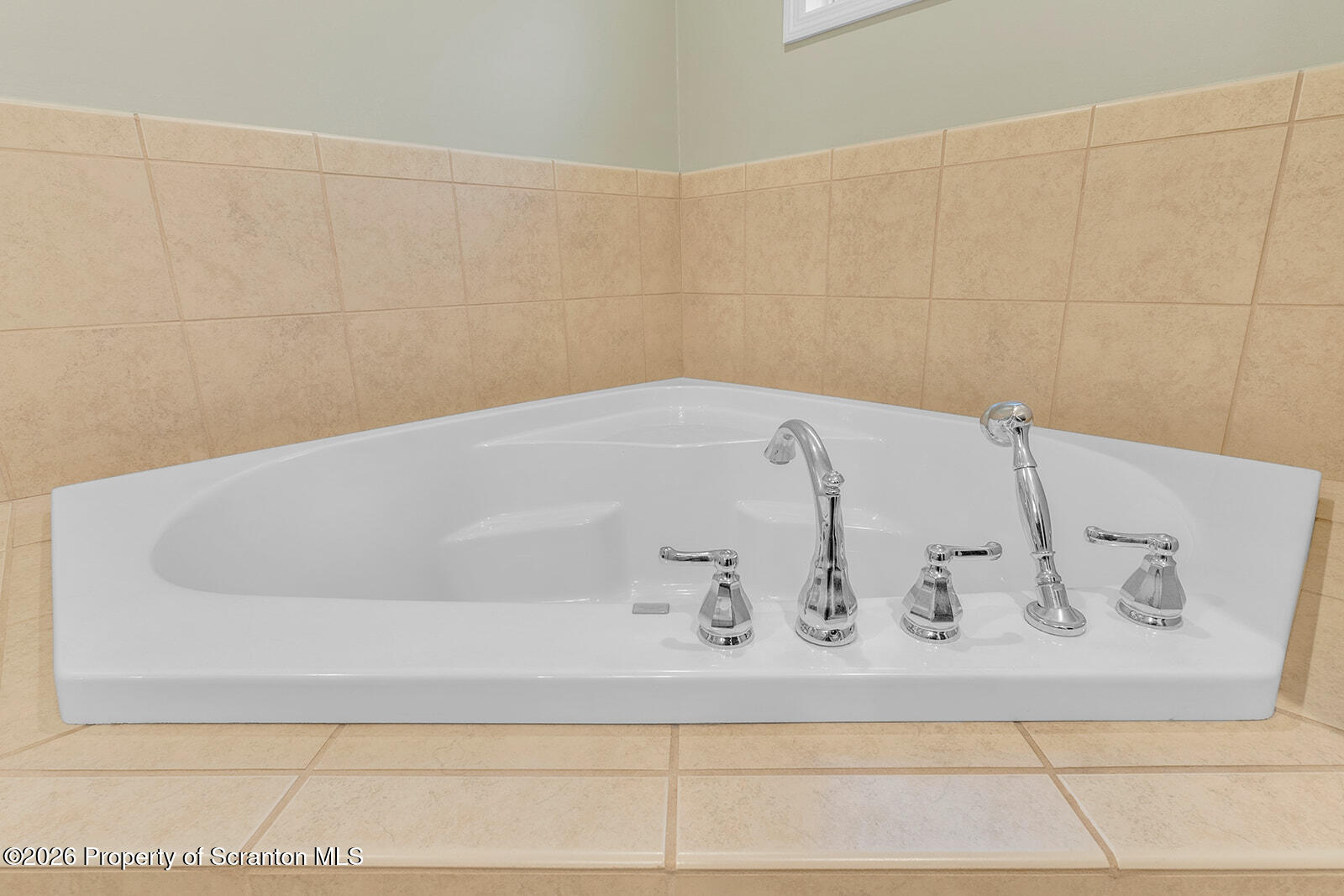 1611 Cherry Street Scranton, PA 18505 - Photo 53 of 86 a bathroom with a bathtub
