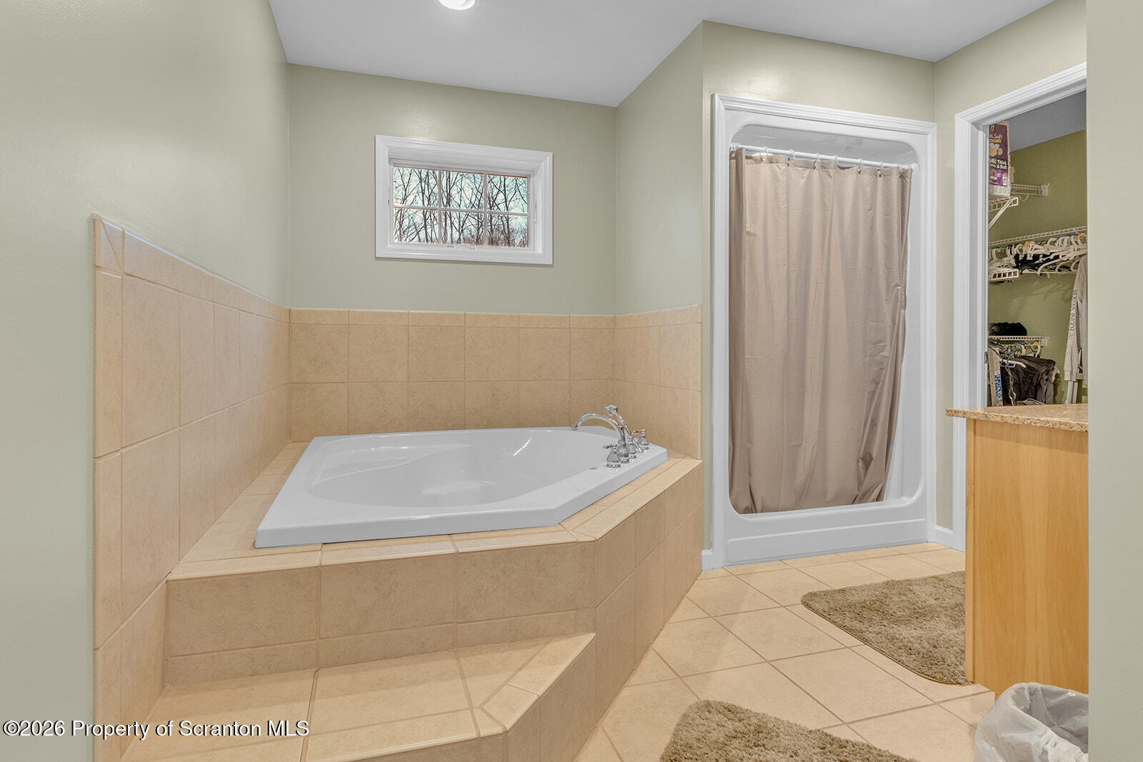 1611 Cherry Street Scranton, PA 18505 - Photo 54 of 86 a bathroom with a bathtub