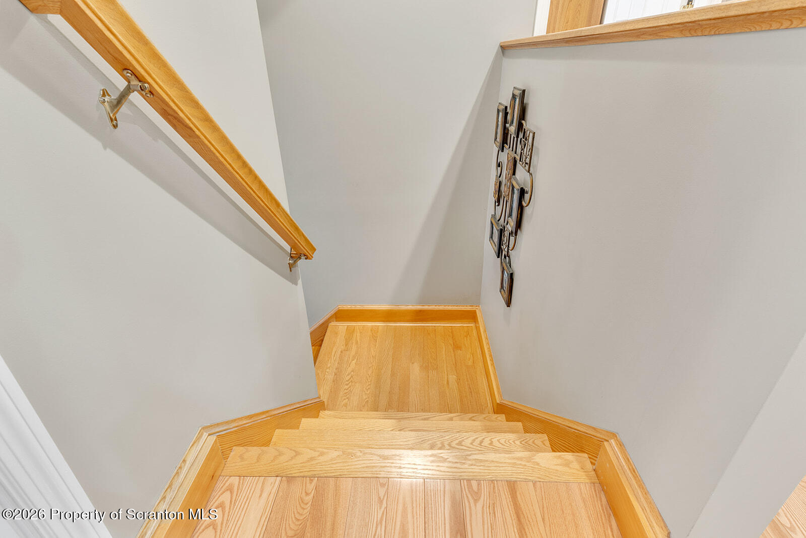 1611 Cherry Street Scranton, PA 18505 - Photo 76 of 90 OAK STAIRCASE