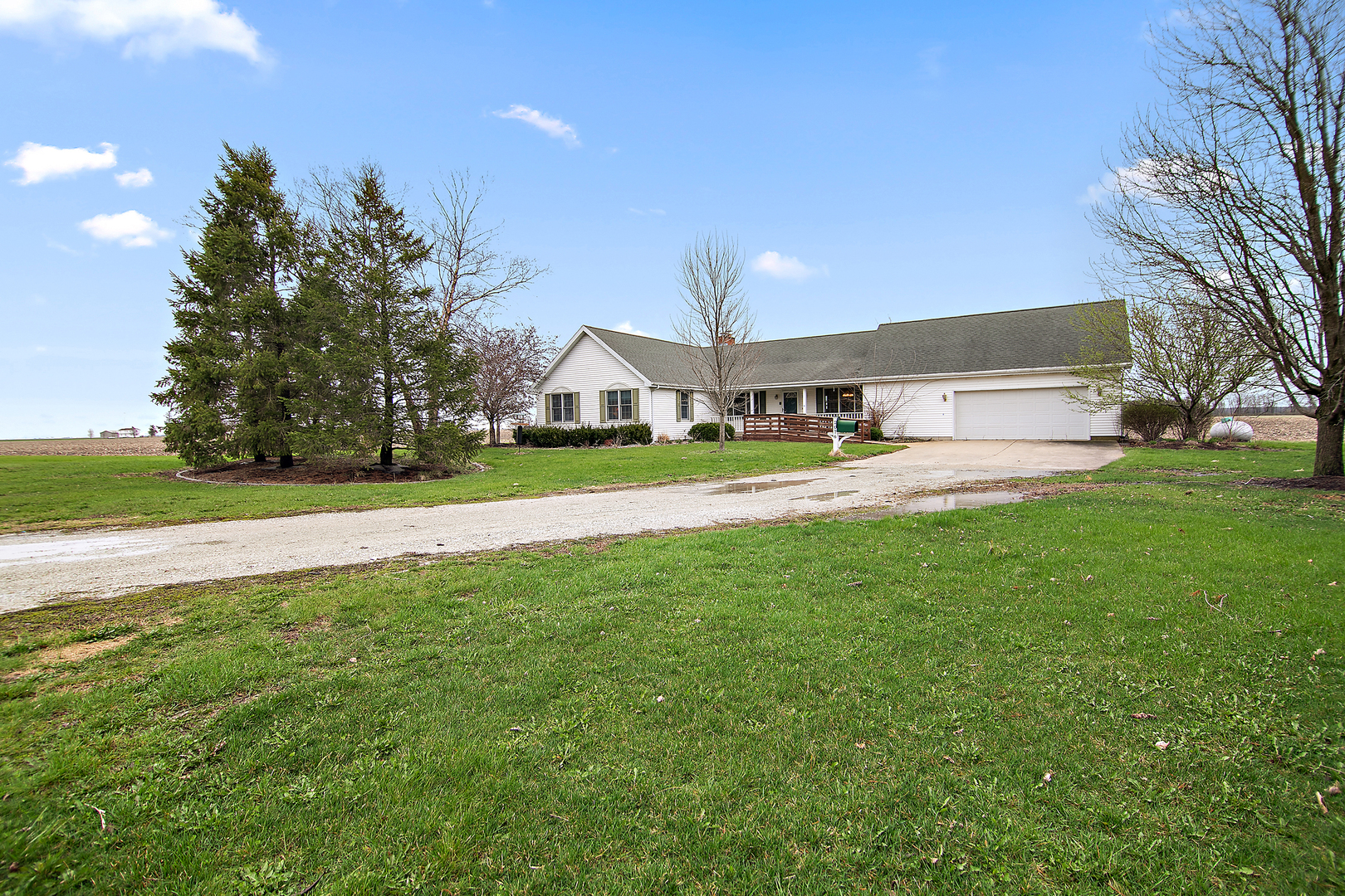 2078 North 1100 East Road Gilman, IL 60938 - Photo 1 of 29