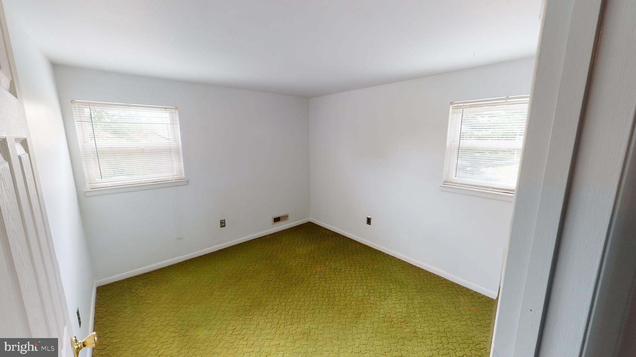 2 Candlestick Road Clementon, NJ 08021 - Photo 32 of 40 an empty room with windows