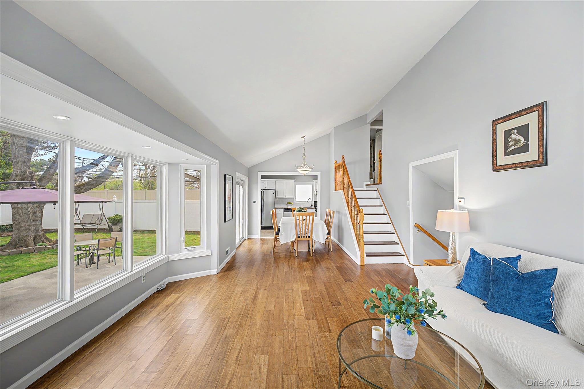 8 Central Park Road Plainview, NY 11803 - Photo 12 of 37