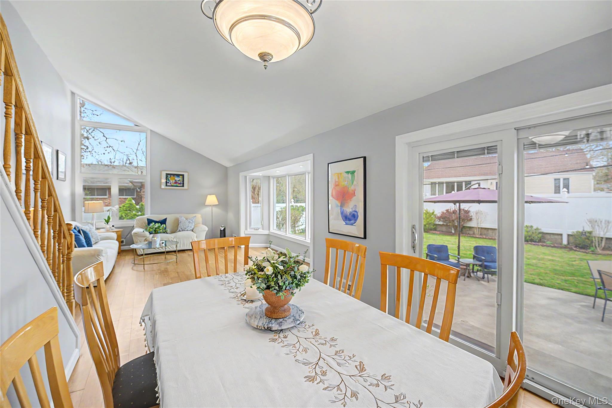 8 Central Park Road Plainview, NY 11803 - Photo 14 of 37