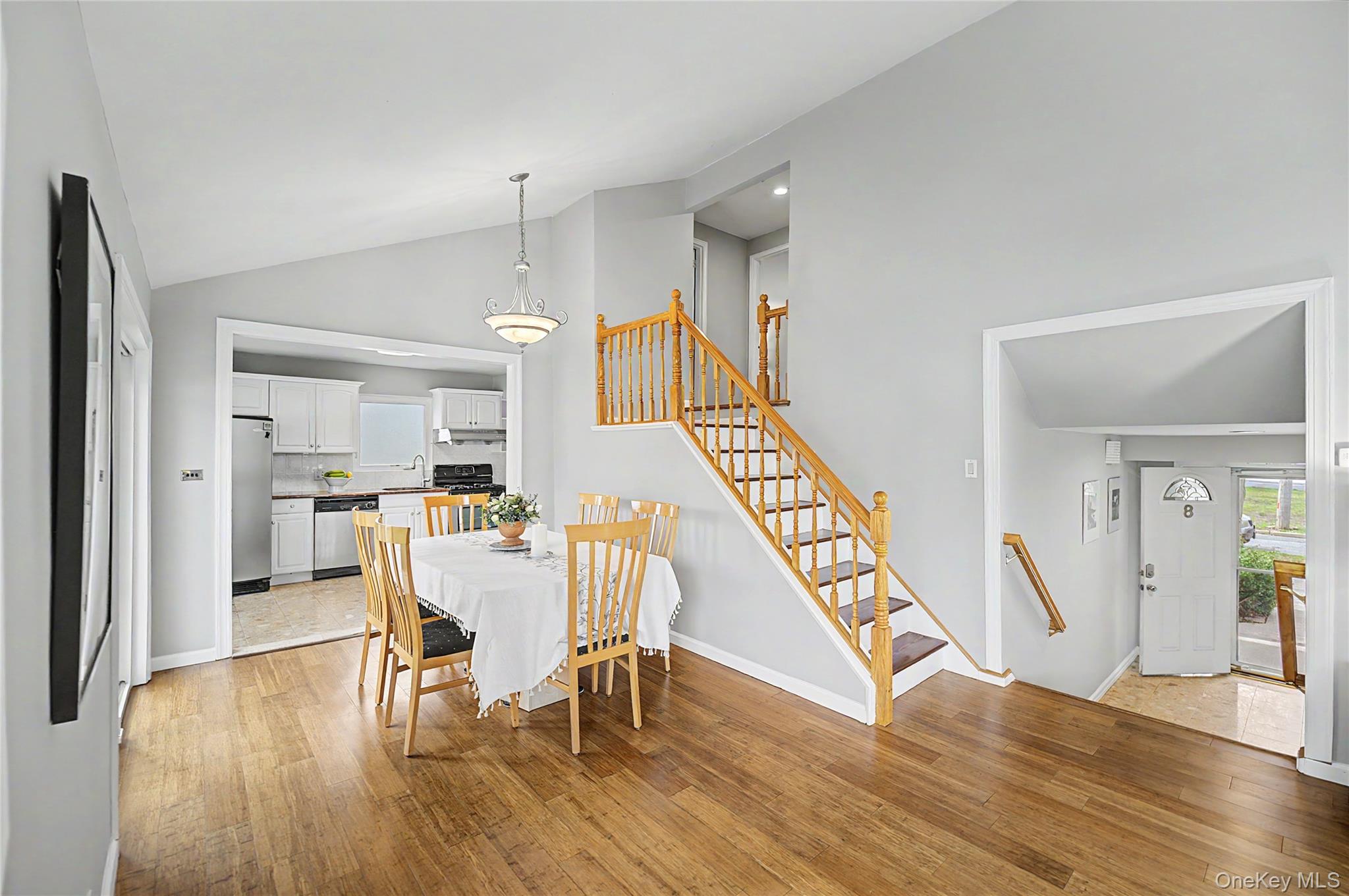8 Central Park Road Plainview, NY 11803 - Photo 16 of 37