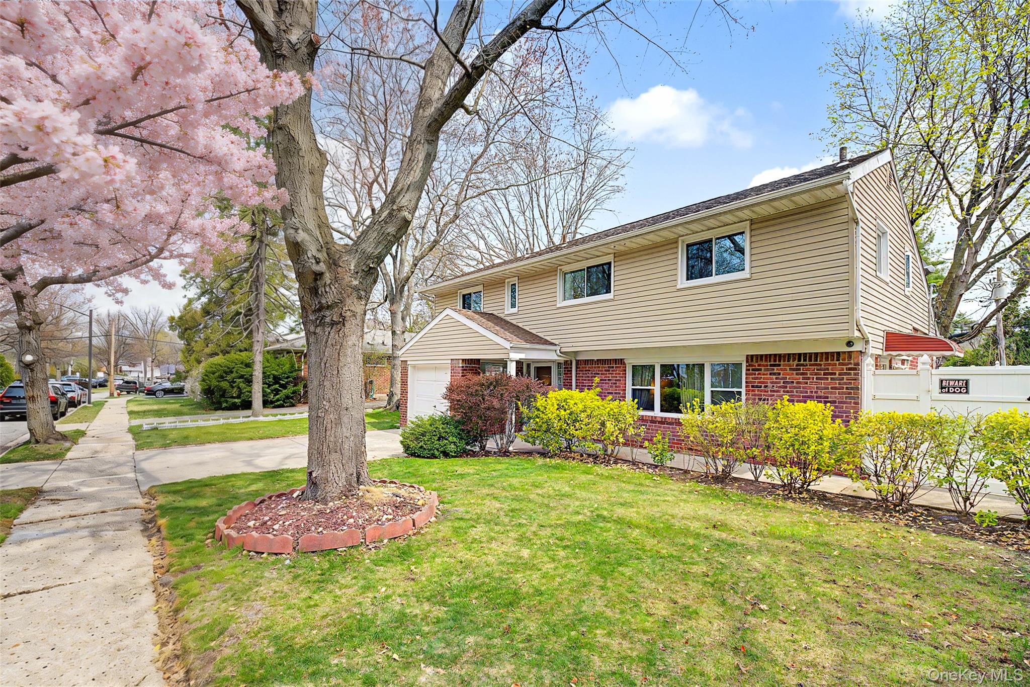 8 Central Park Road Plainview, NY 11803 - Photo 2 of 37
