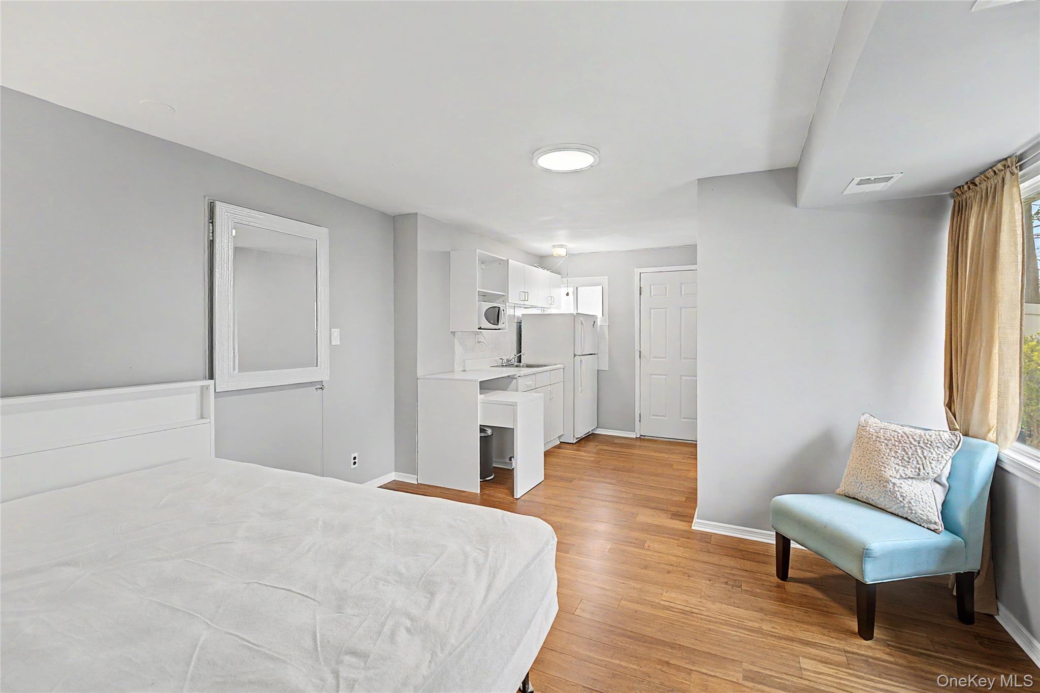 8 Central Park Road Plainview, NY 11803 - Photo 28 of 37