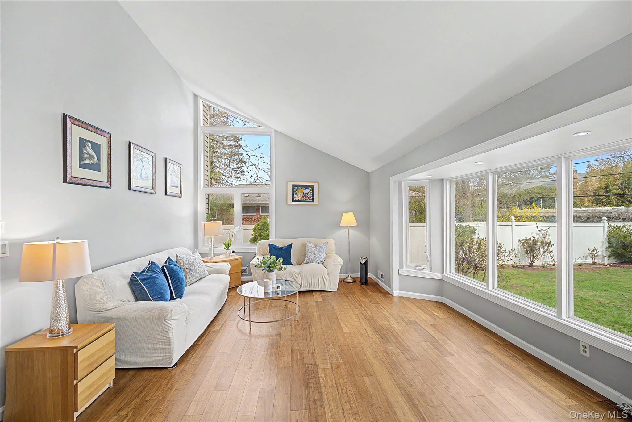 8 Central Park Road Plainview, NY 11803 - Photo 7 of 37