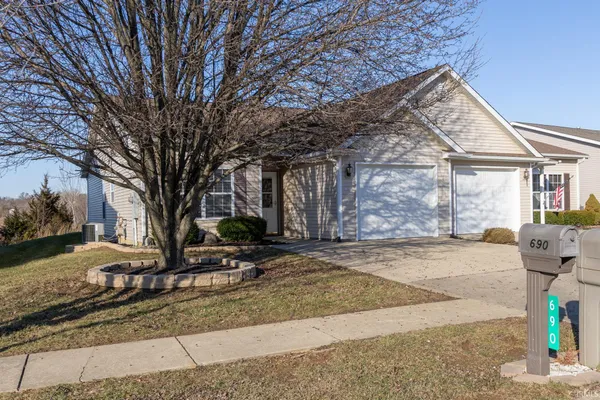 $259,900 | 690 South Fieldstone Boulevard, Bloomington, IN 47403
