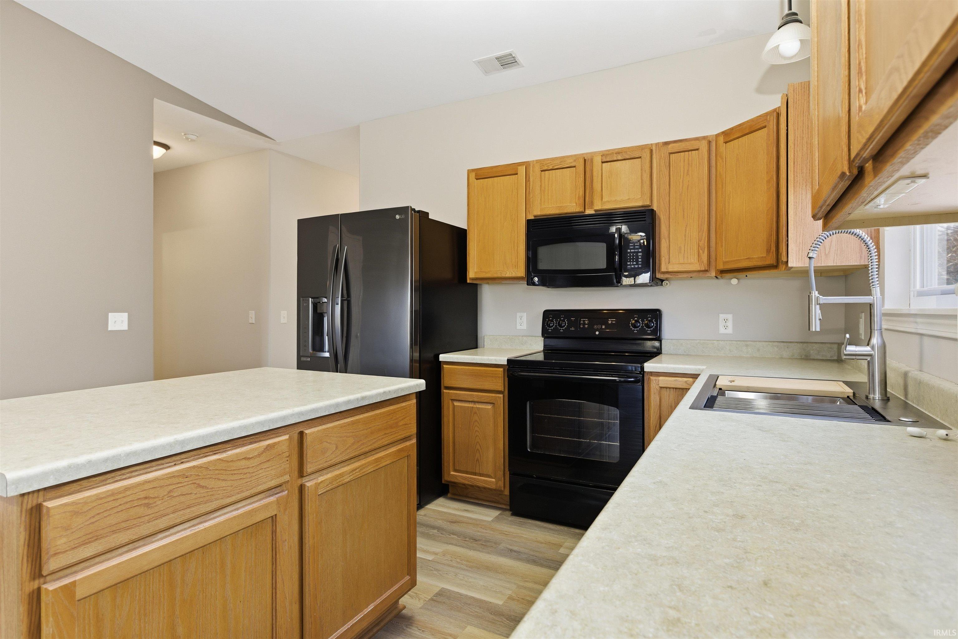 690 South Fieldstone Boulevard Bloomington, IN 47403 - Photo 6 of 28