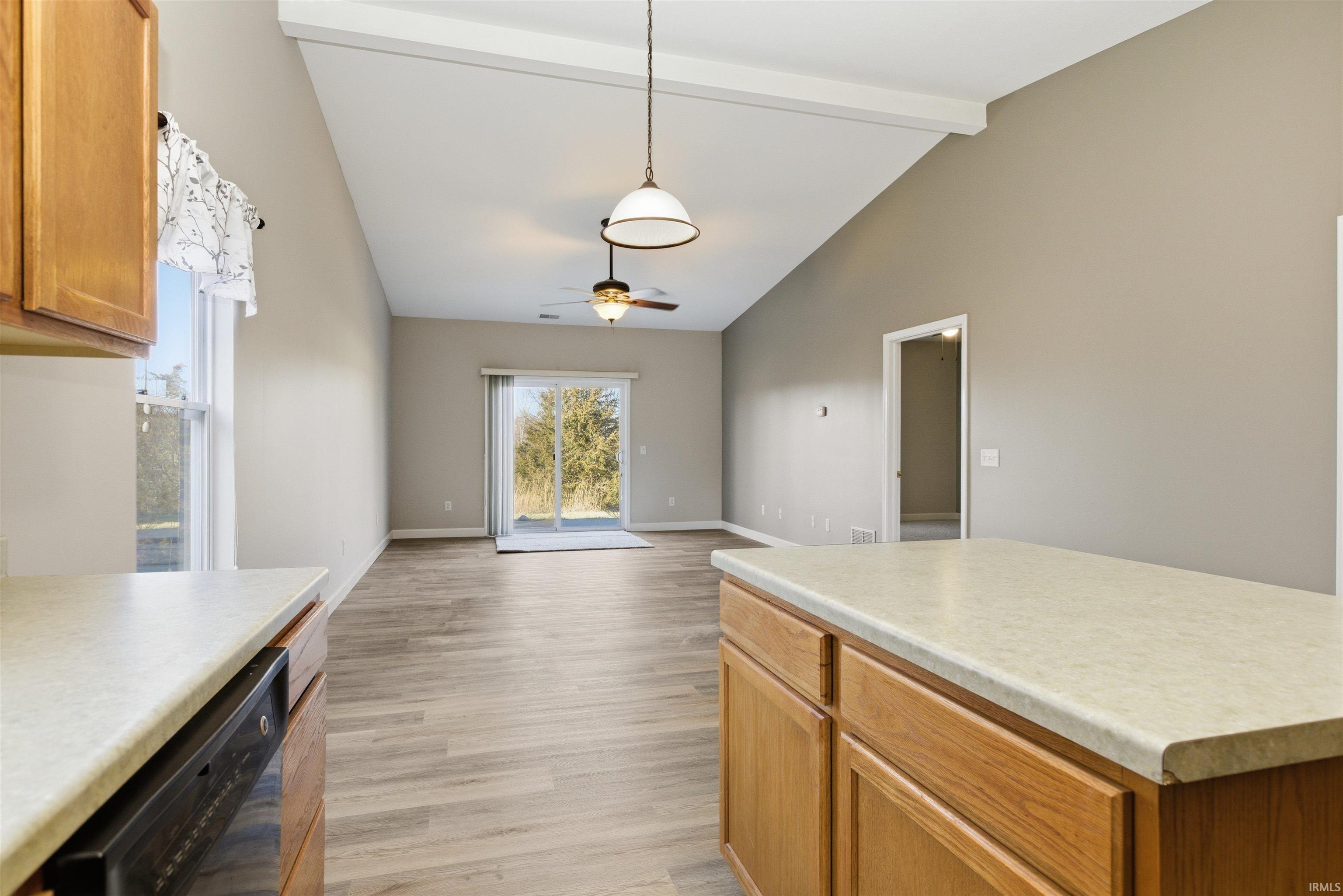 690 South Fieldstone Boulevard Bloomington, IN 47403 - Photo 8 of 28