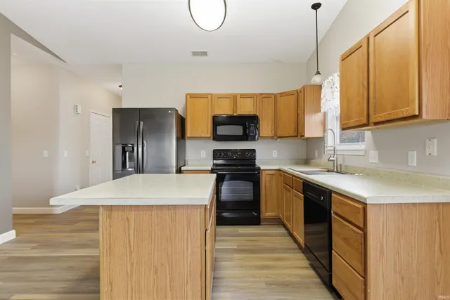 $259,900 | 690 South Fieldstone Boulevard, Bloomington, IN 47403