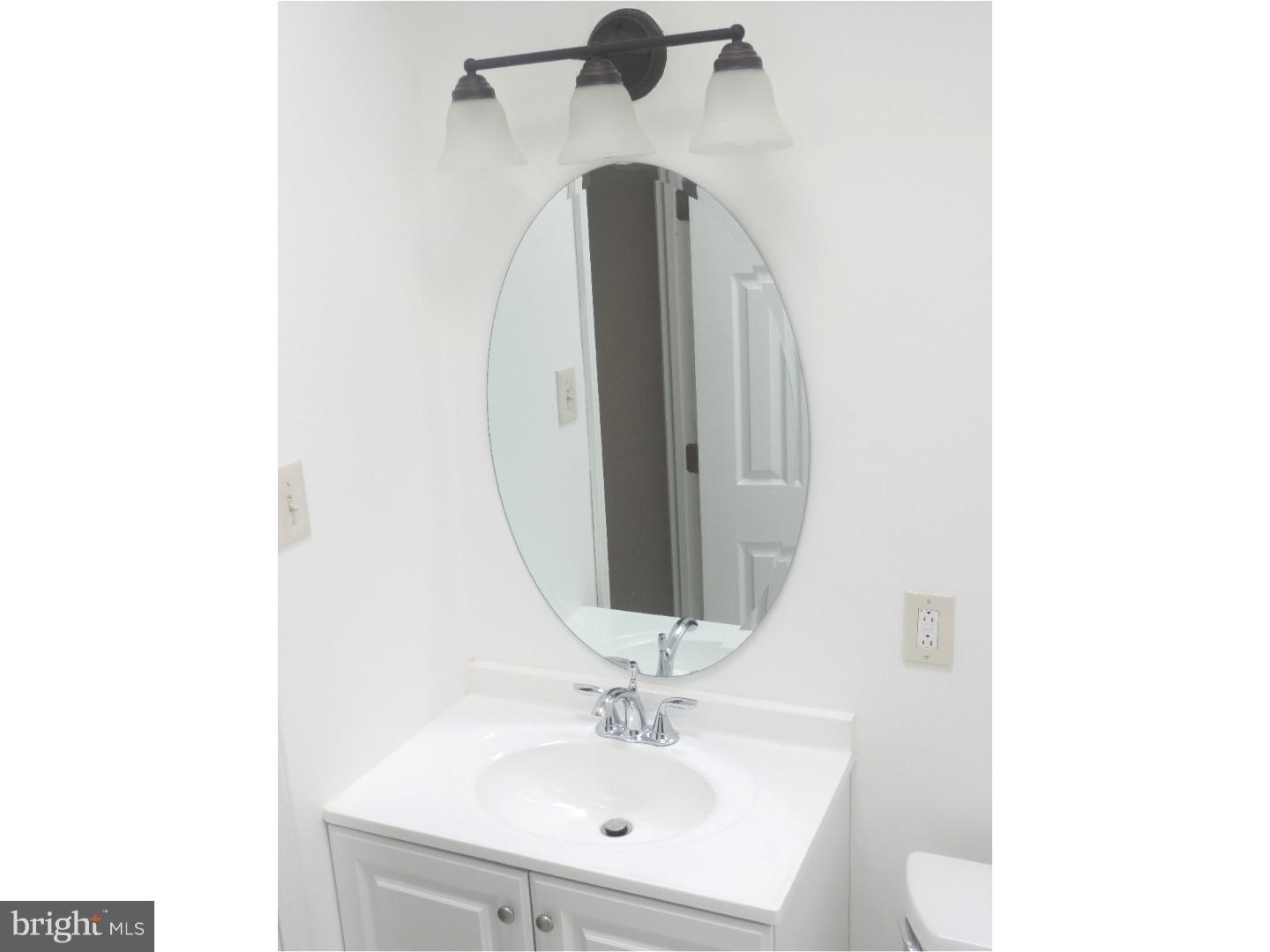 2880 Angus Road Philadelphia, PA 19114 - Photo 15 of 24 Bathroom