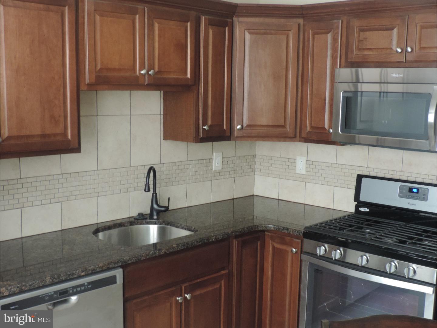 2880 Angus Road Philadelphia, PA 19114 - Photo 10 of 24 Kitchen