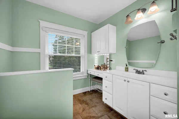 $250,000 | 1109 North Prairie Street, Galesburg, IL 61401