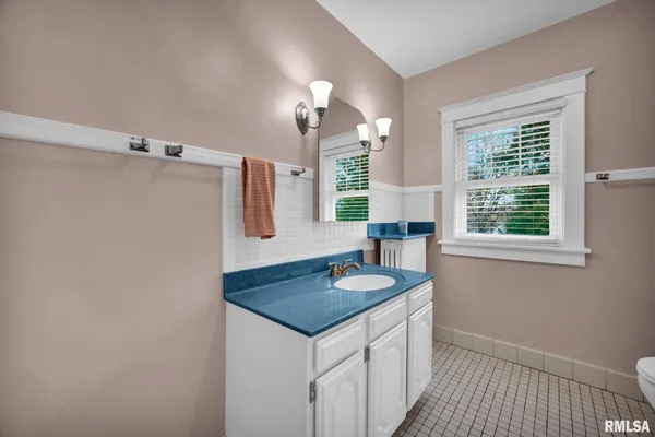 $250,000 | 1109 North Prairie Street, Galesburg, IL 61401