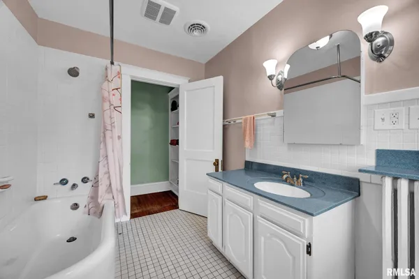 $250,000 | 1109 North Prairie Street, Galesburg, IL 61401