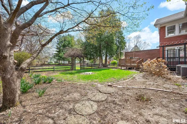 $250,000 | 1109 North Prairie Street, Galesburg, IL 61401