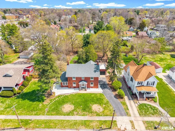 $250,000 | 1109 North Prairie Street, Galesburg, IL 61401