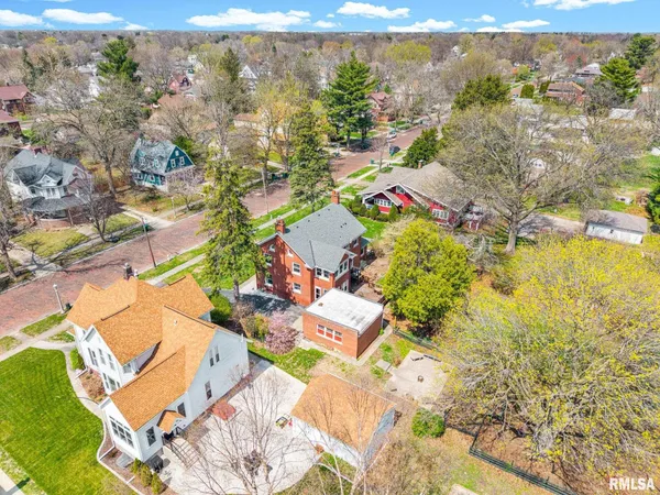 $250,000 | 1109 North Prairie Street, Galesburg, IL 61401