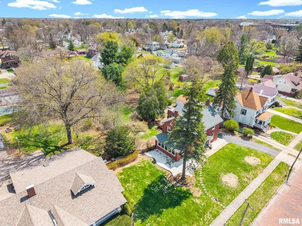 $250,000 | 1109 North Prairie Street, Galesburg, IL 61401