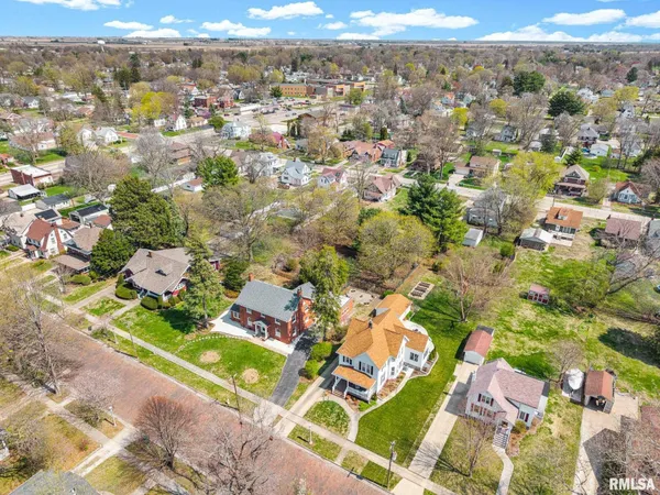 $250,000 | 1109 North Prairie Street, Galesburg, IL 61401