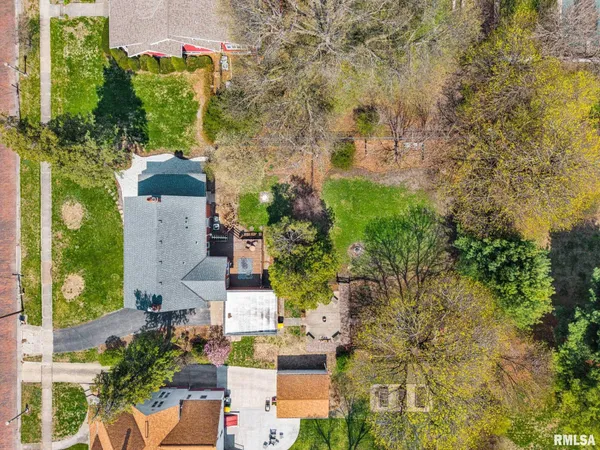 $250,000 | 1109 North Prairie Street, Galesburg, IL 61401