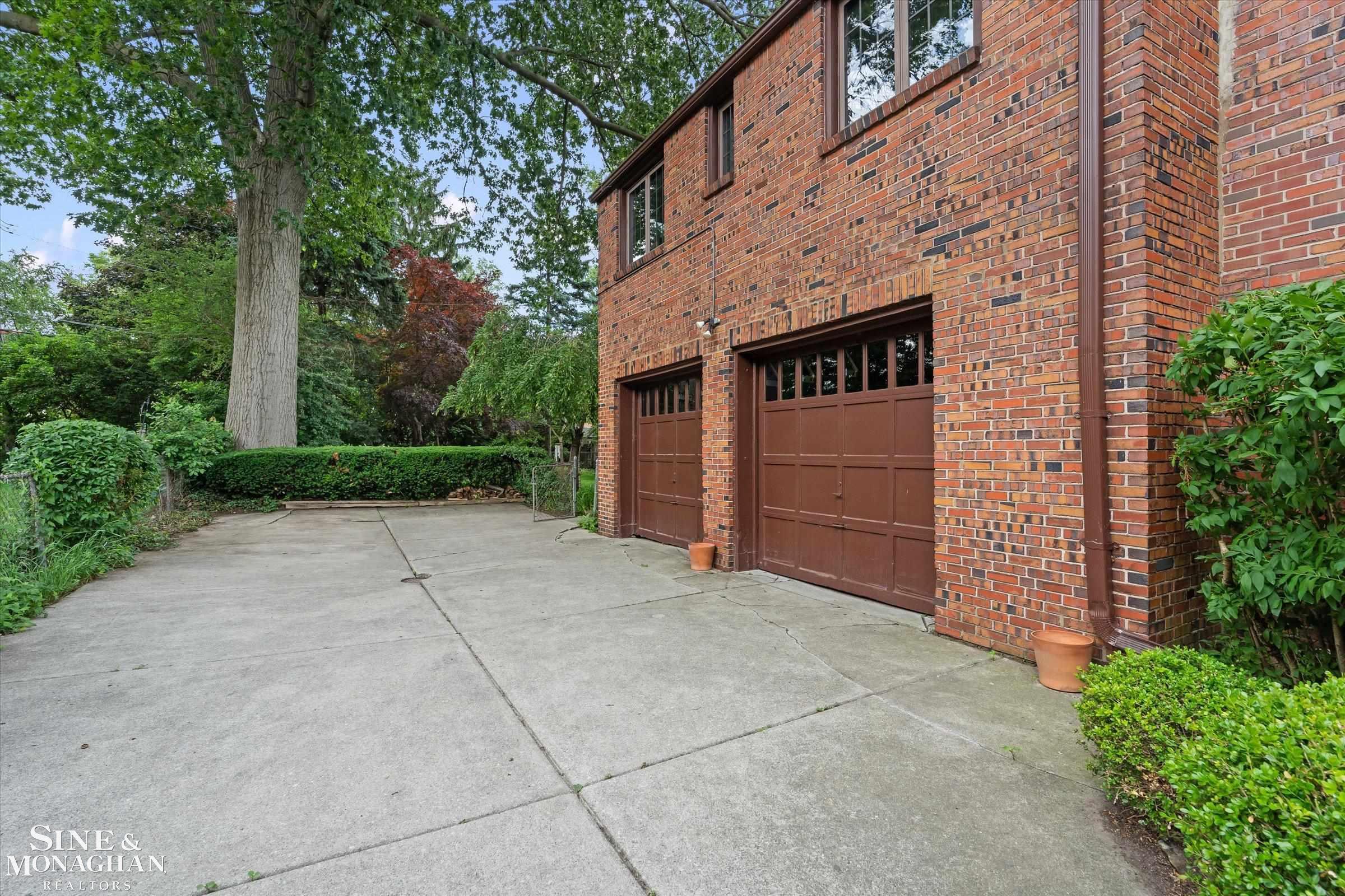 542 Lakepointe Street Grosse Pointe Park, MI 48230 - Photo 40 of 48