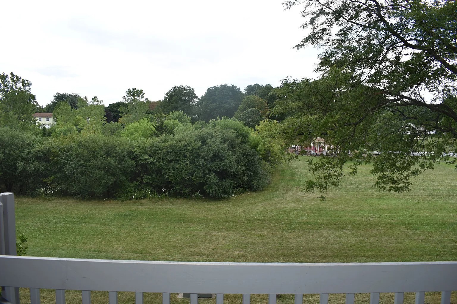 1344 South Lorraine Road, Unit F Wheaton, IL 60189 - Photo 26 of 27 a view of a grassy area