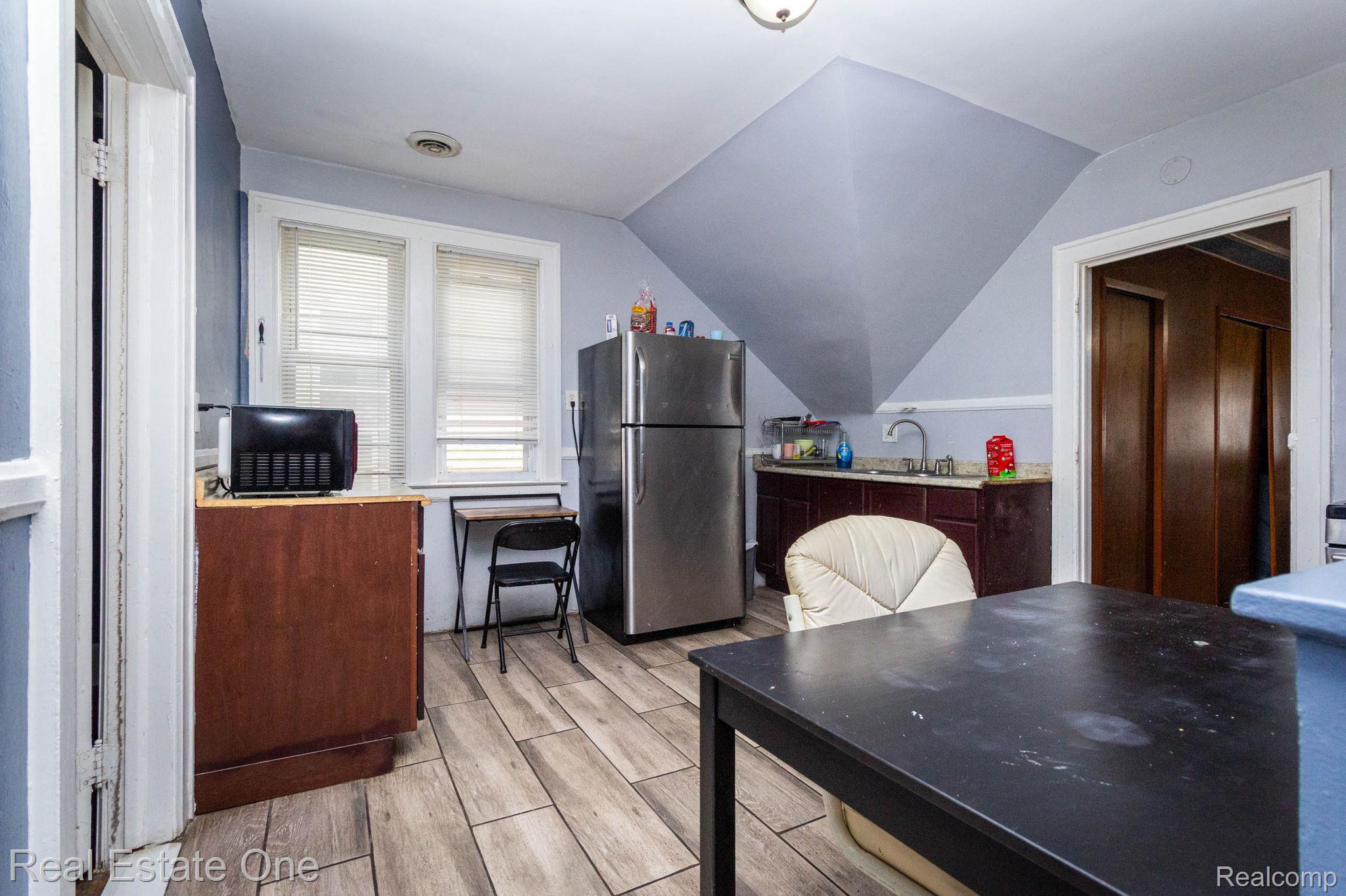 5485 Springwells Street Detroit, MI 48210 - Photo 26 of 47 interior (22).jpg