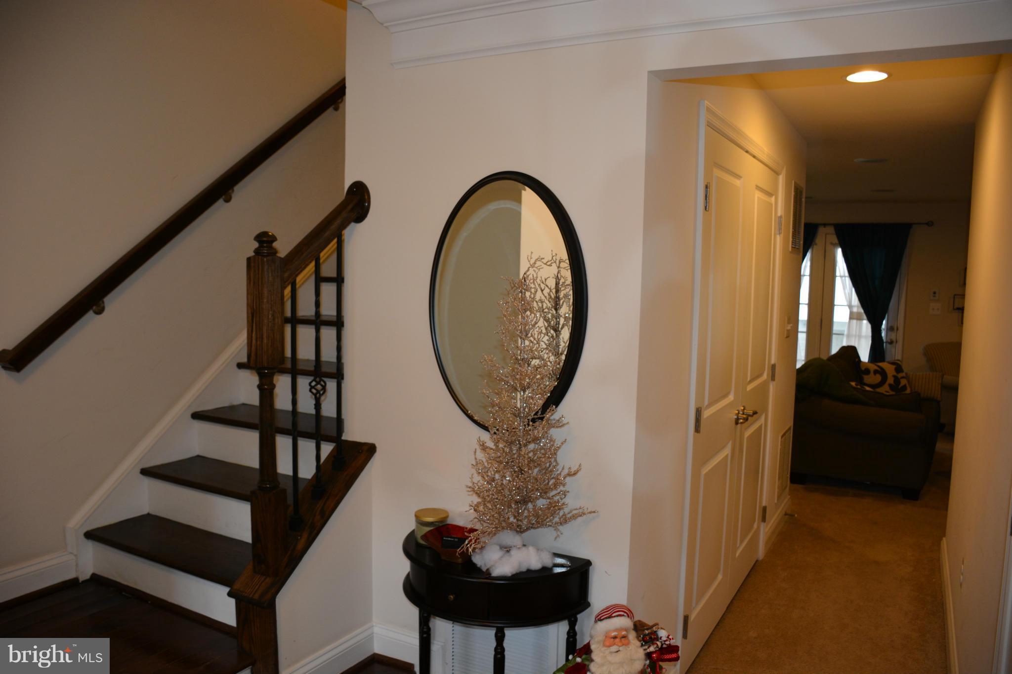 7137 Susans Pass Elkridge, MD 21075 - Photo 2 of 26 Interior (General)