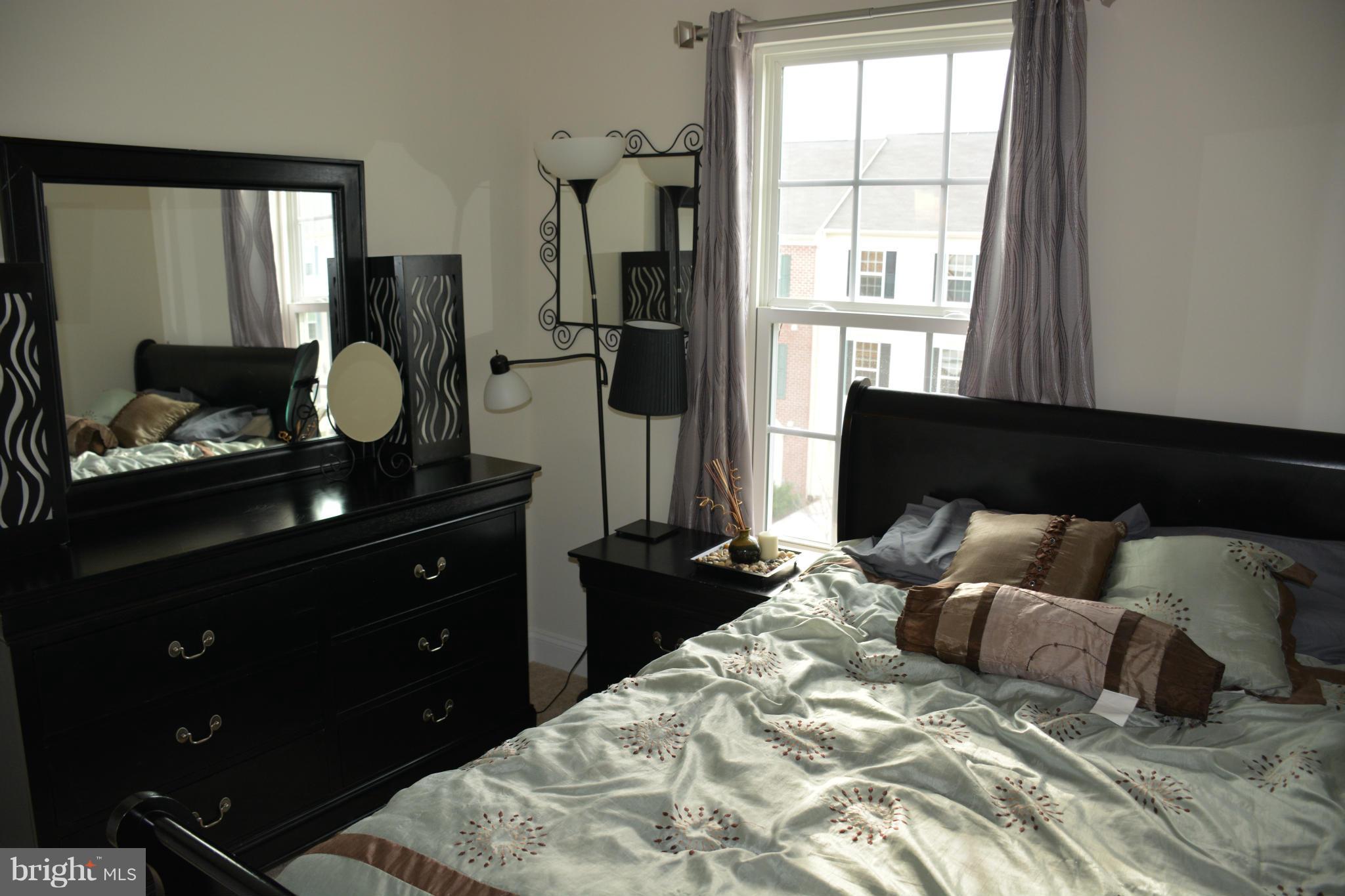 7137 Susans Pass Elkridge, MD 21075 - Photo 16 of 26 Bedroom