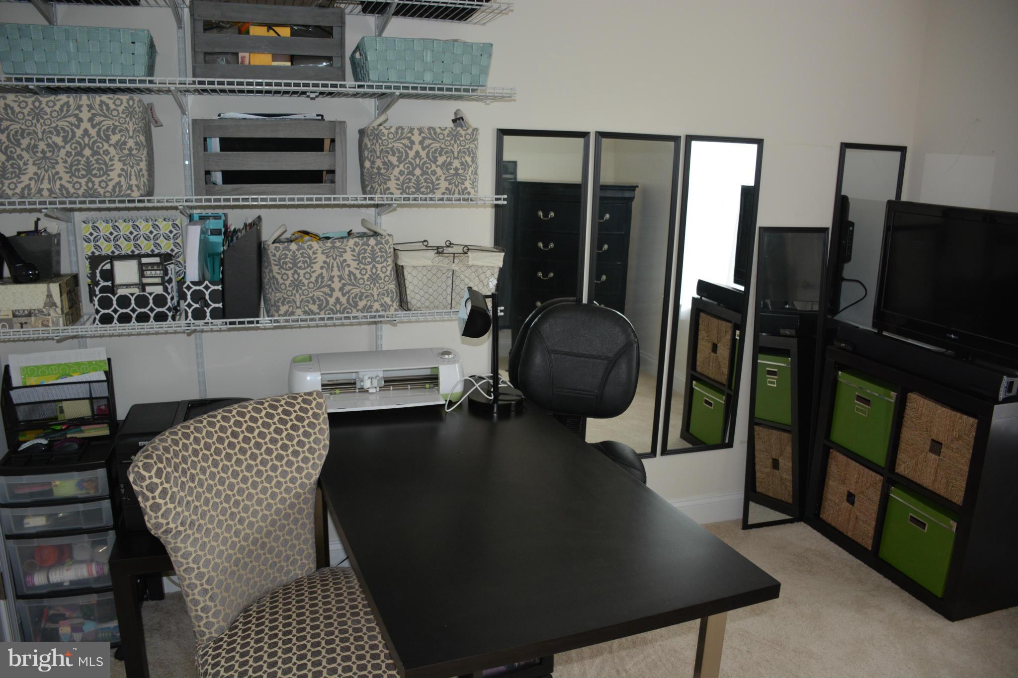 7137 Susans Pass Elkridge, MD 21075 - Photo 18 of 26 Bedroom