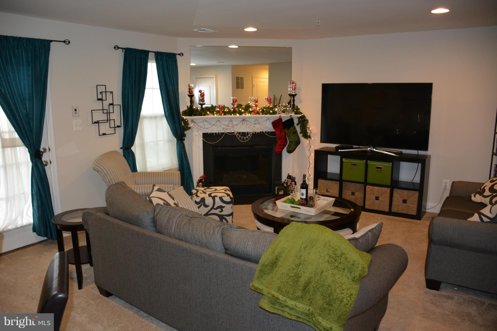 7137 Susans Pass Elkridge, MD 21075 - Photo 23 of 26 Family Room