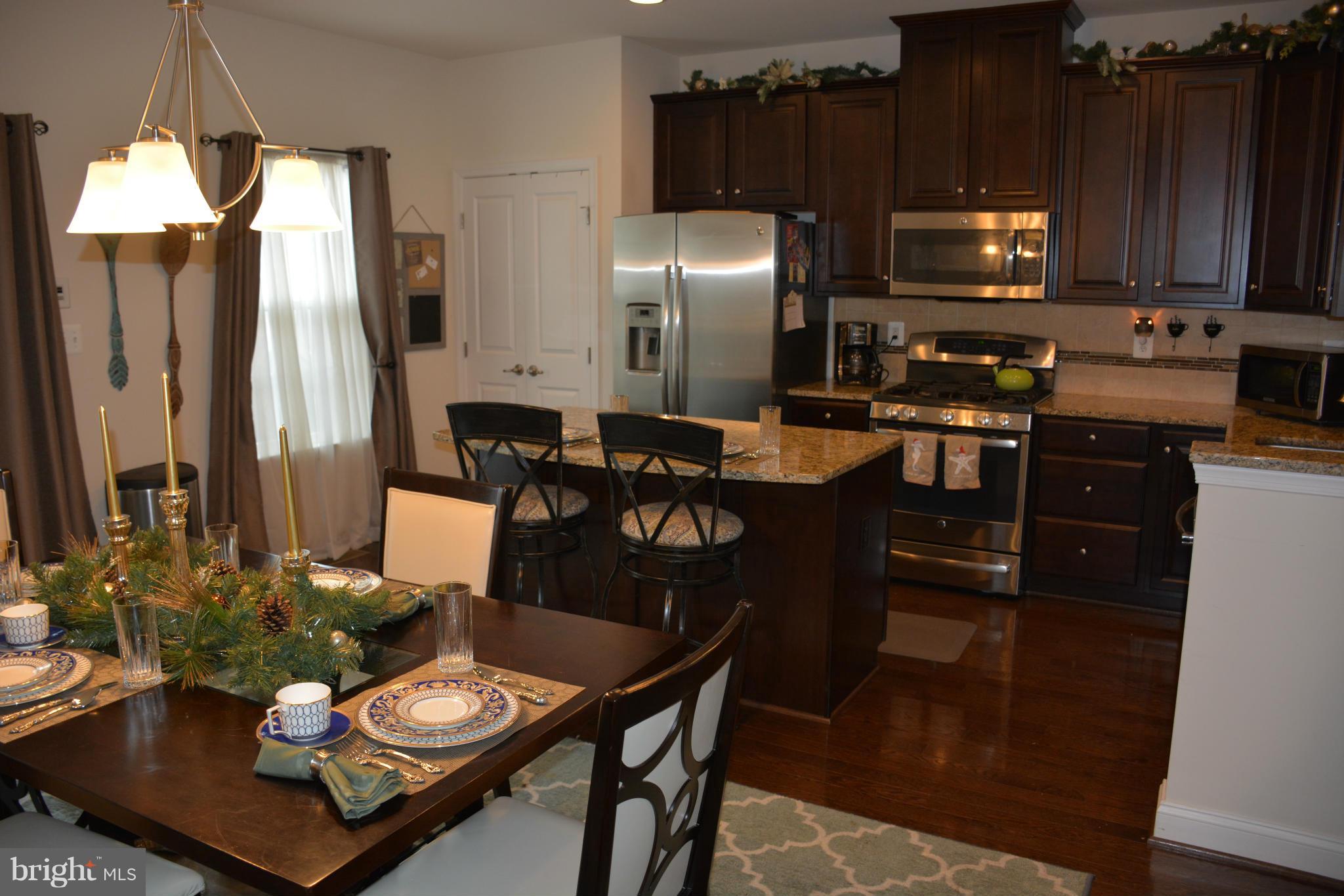 7137 Susans Pass Elkridge, MD 21075 - Photo 4 of 26 Kitchen