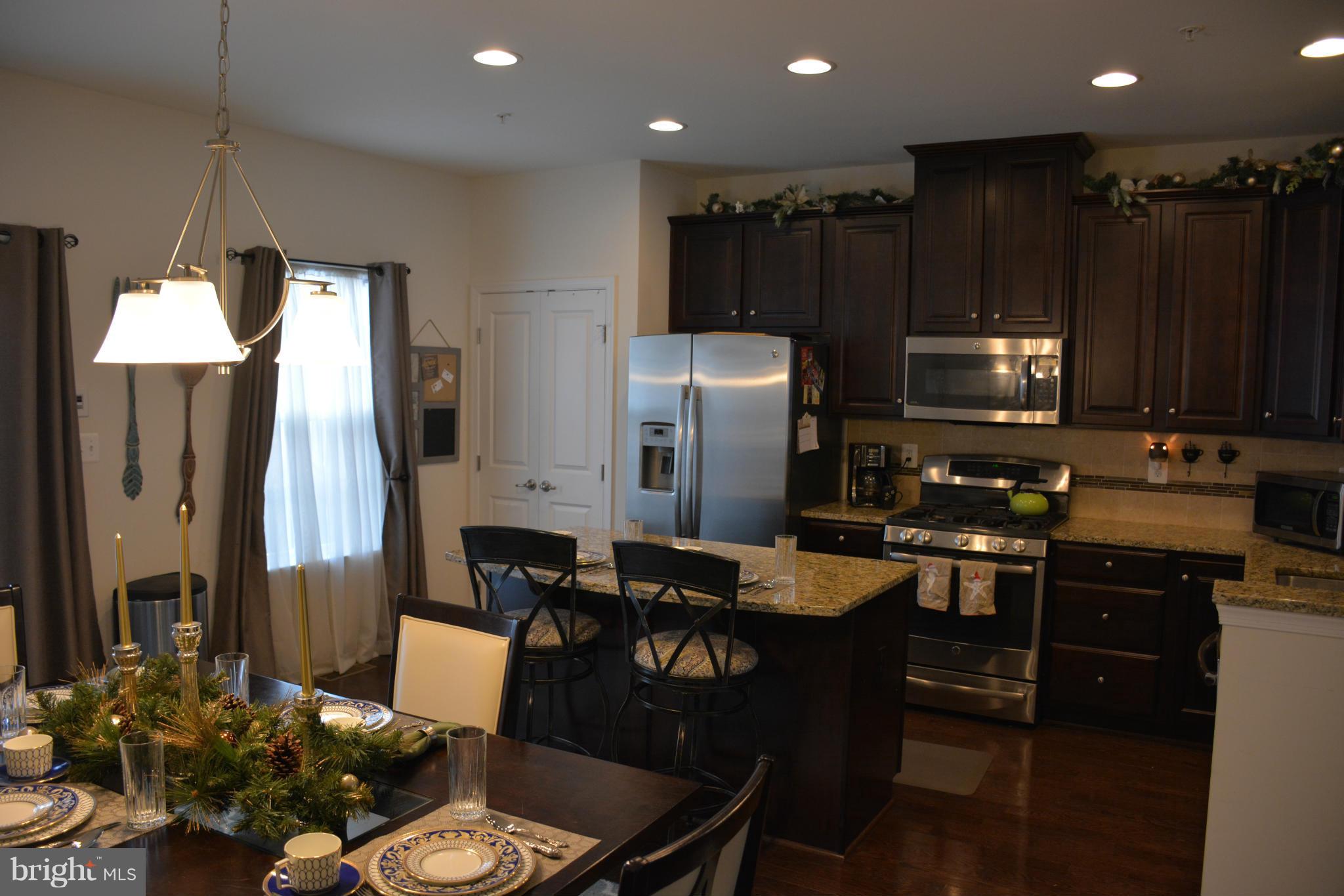 7137 Susans Pass Elkridge, MD 21075 - Photo 6 of 26 Kitchen