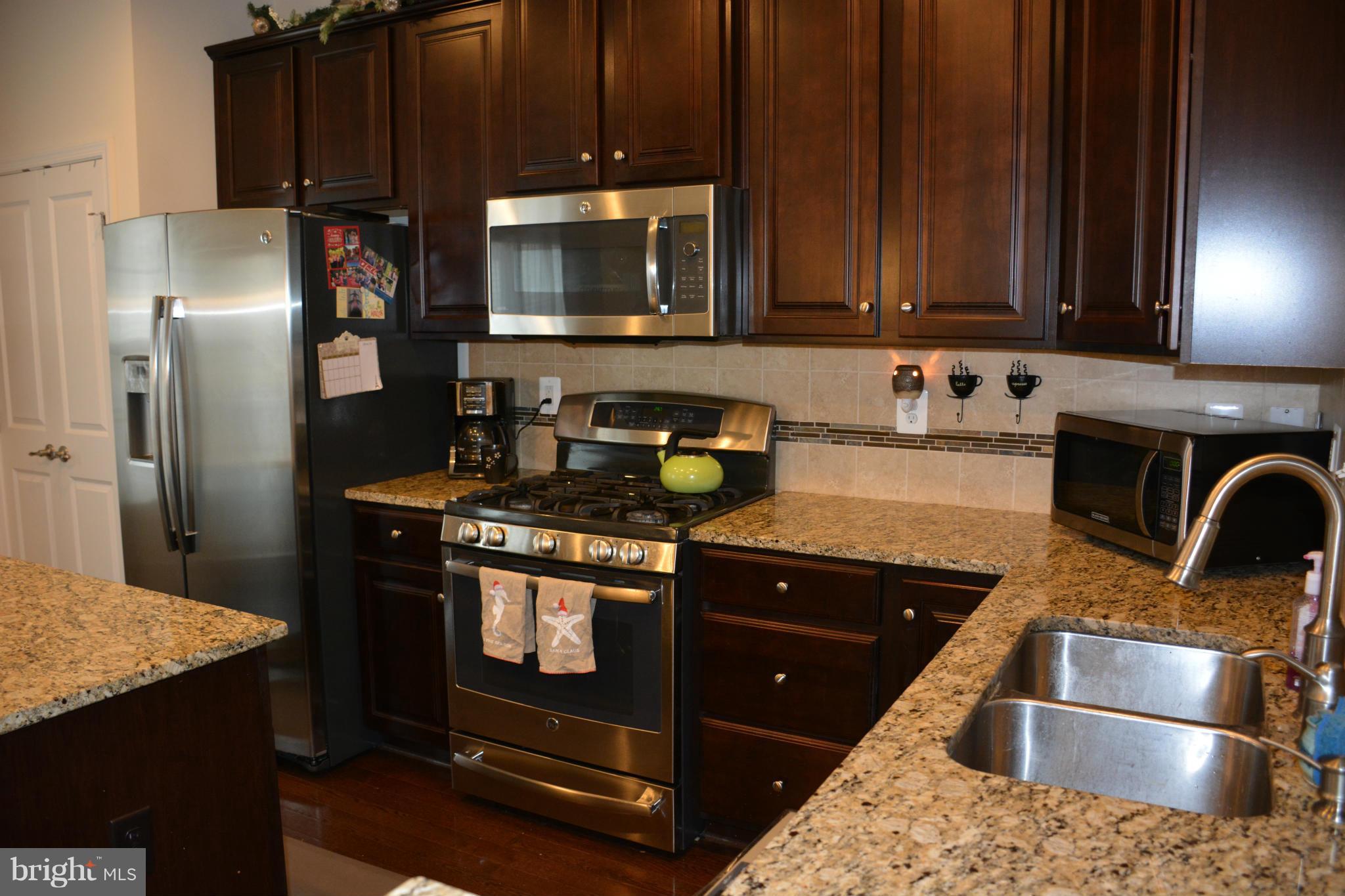 7137 Susans Pass Elkridge, MD 21075 - Photo 7 of 26 Kitchen
